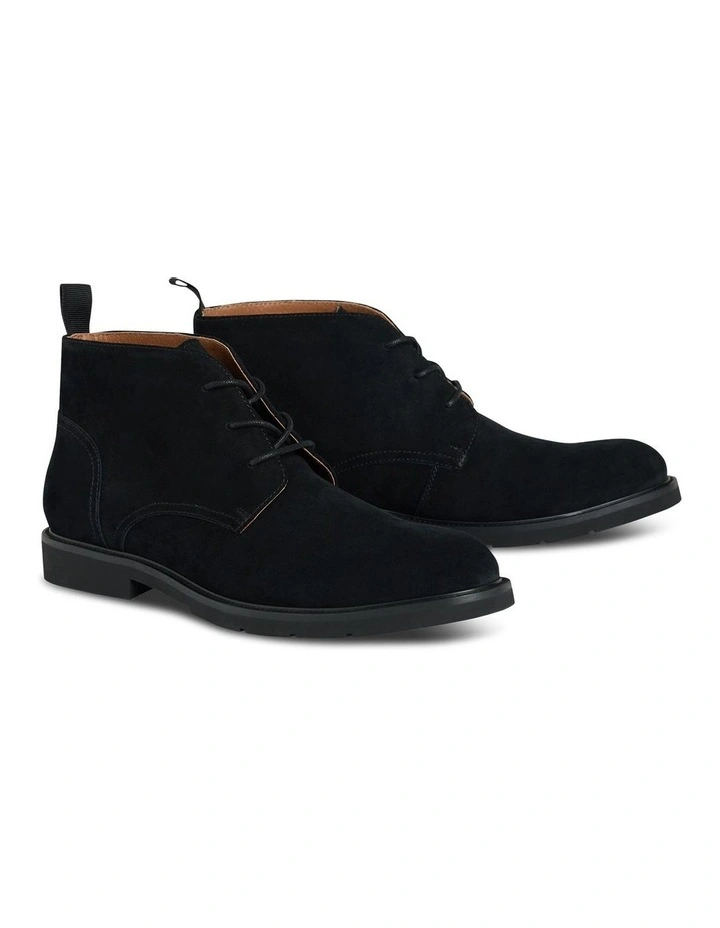 Jed Suede Desert Boot in Black