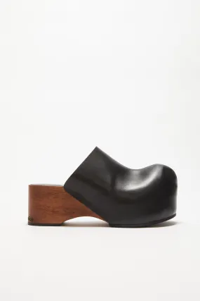 Leather wood clogs