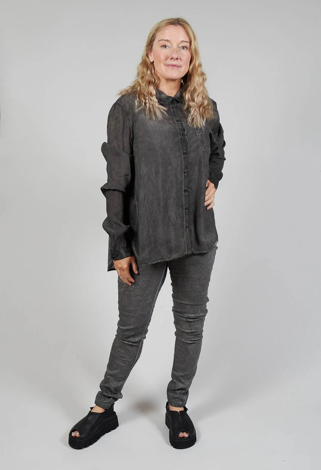 Lightweight Blouse in Coal Cloud