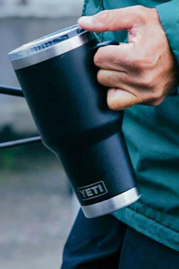 Yeti 30oz Travel Mug w/ Strong Hold Lid